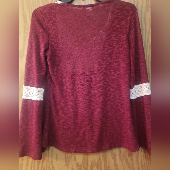 Pretty, see through, burgundy boho blouse. Great shape. Size small - Picture 4 of 5